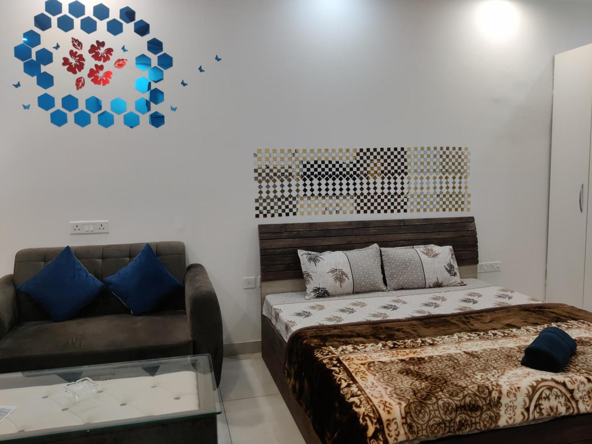 The Forest Stays-Luxury Studio Apartment In 노이다 외부 사진