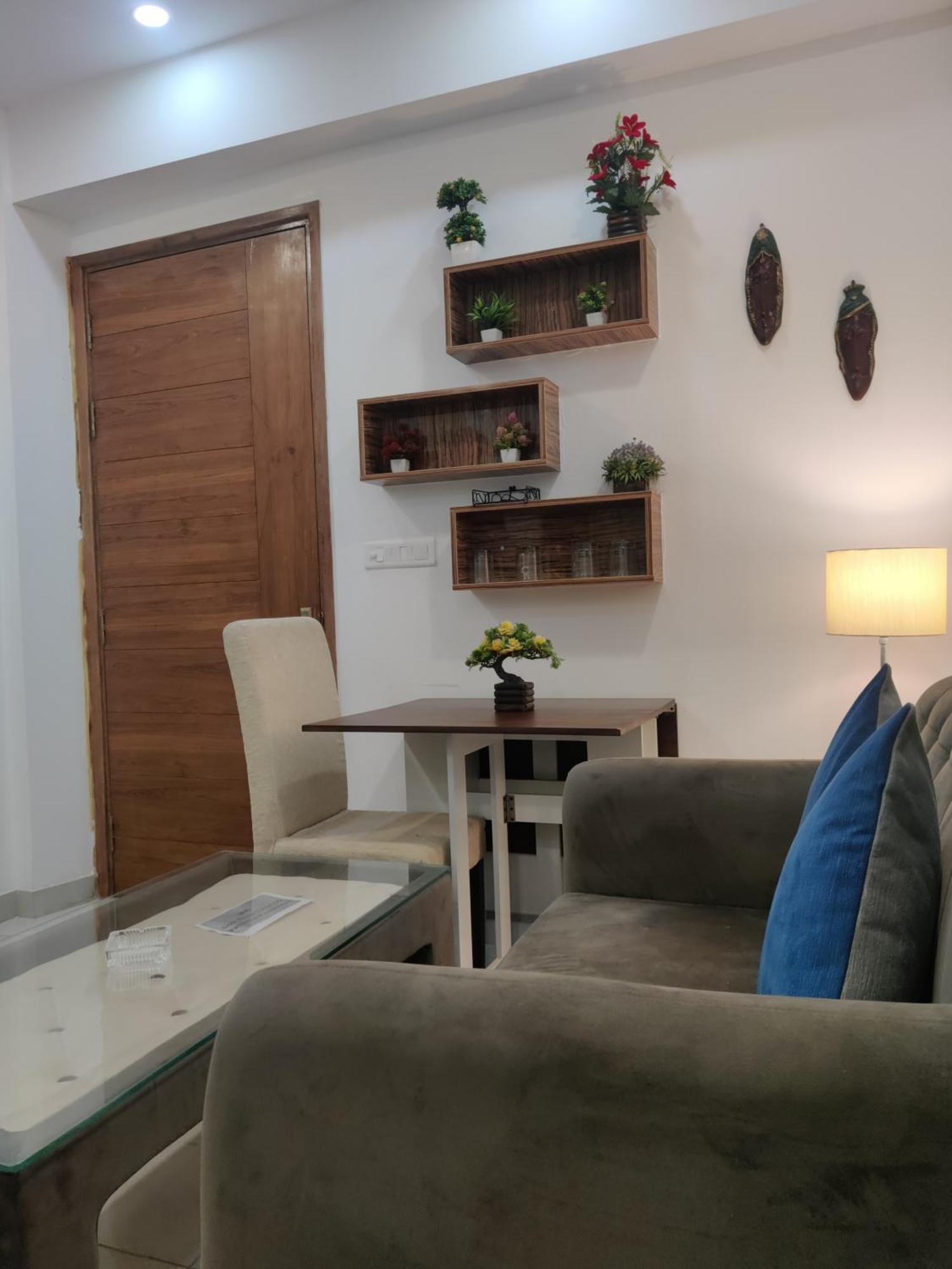 The Forest Stays-Luxury Studio Apartment In 노이다 외부 사진