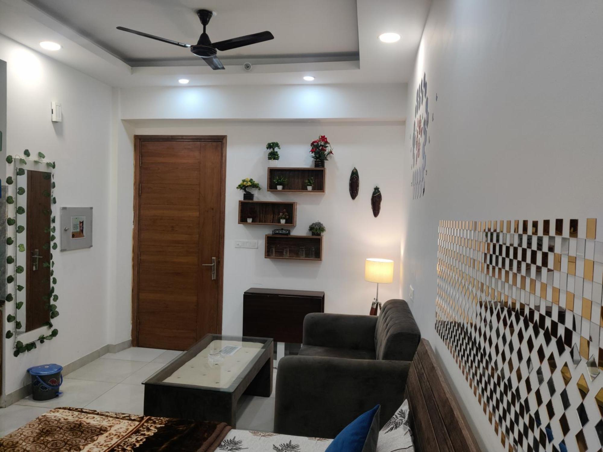 The Forest Stays-Luxury Studio Apartment In 노이다 외부 사진